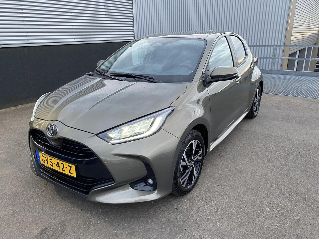 Toyota YARIS 1.5 Hybrid 115 First Edition Navigatie Apple CarPlay/Android Auto, achteruitrij camera, adaptieve cruise control, keyless, NL auto!