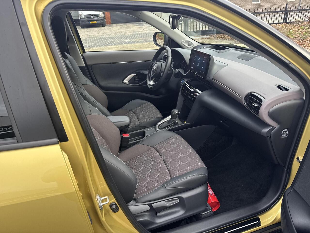 Toyota YARIS Cross 1.5 Hybrid Executive | 06-10141018 Voor meer informatie