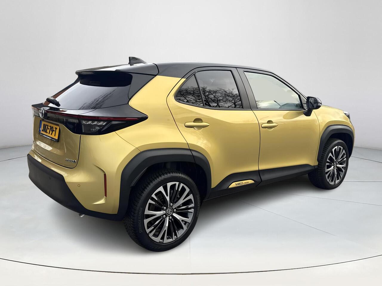 Toyota YARIS Cross 1.5 Hybrid Executive | 06-10141018 Voor meer informatie