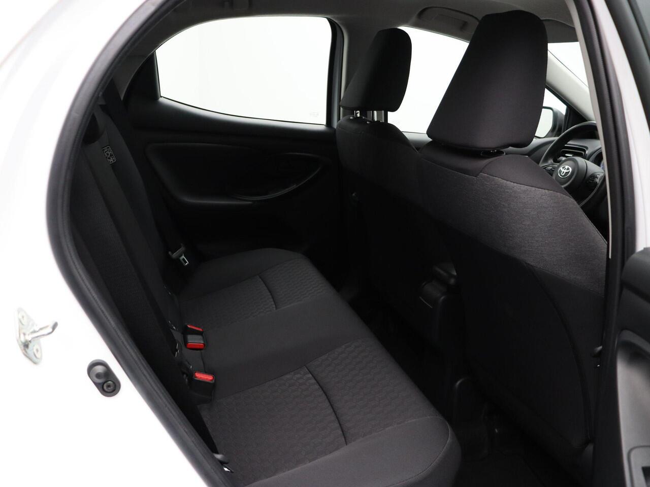 Toyota YARIS 1.5 Hybrid Dynamic | Achteruitrijcamera | Full Led Koplampen | Apple Carplay & Android Auto |