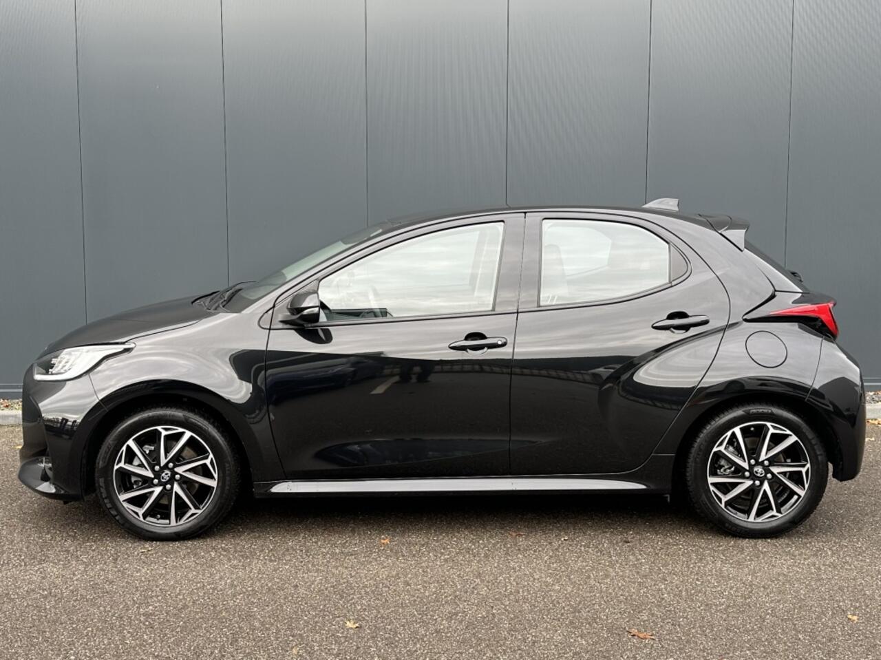 Toyota YARIS 1.5 Hybrid Dynamic / Carplay / Camera / Stoelverwarming