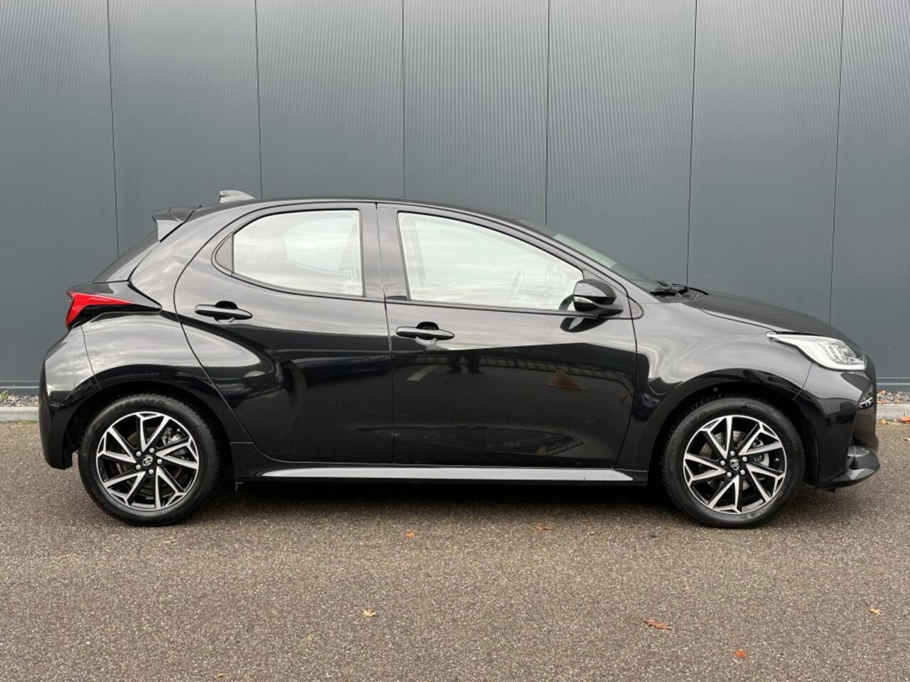 Toyota YARIS 1.5 Hybrid Dynamic / Carplay / Camera / Stoelverwarming