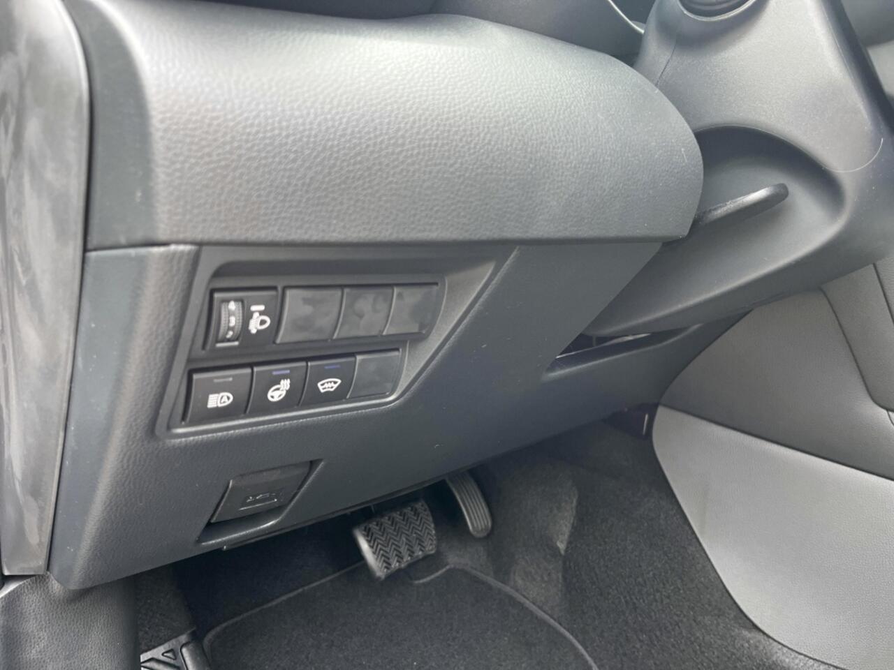 Toyota YARIS Cross 1.5 Hybride 130 pk Black Edition, Safety + Winter pakket.