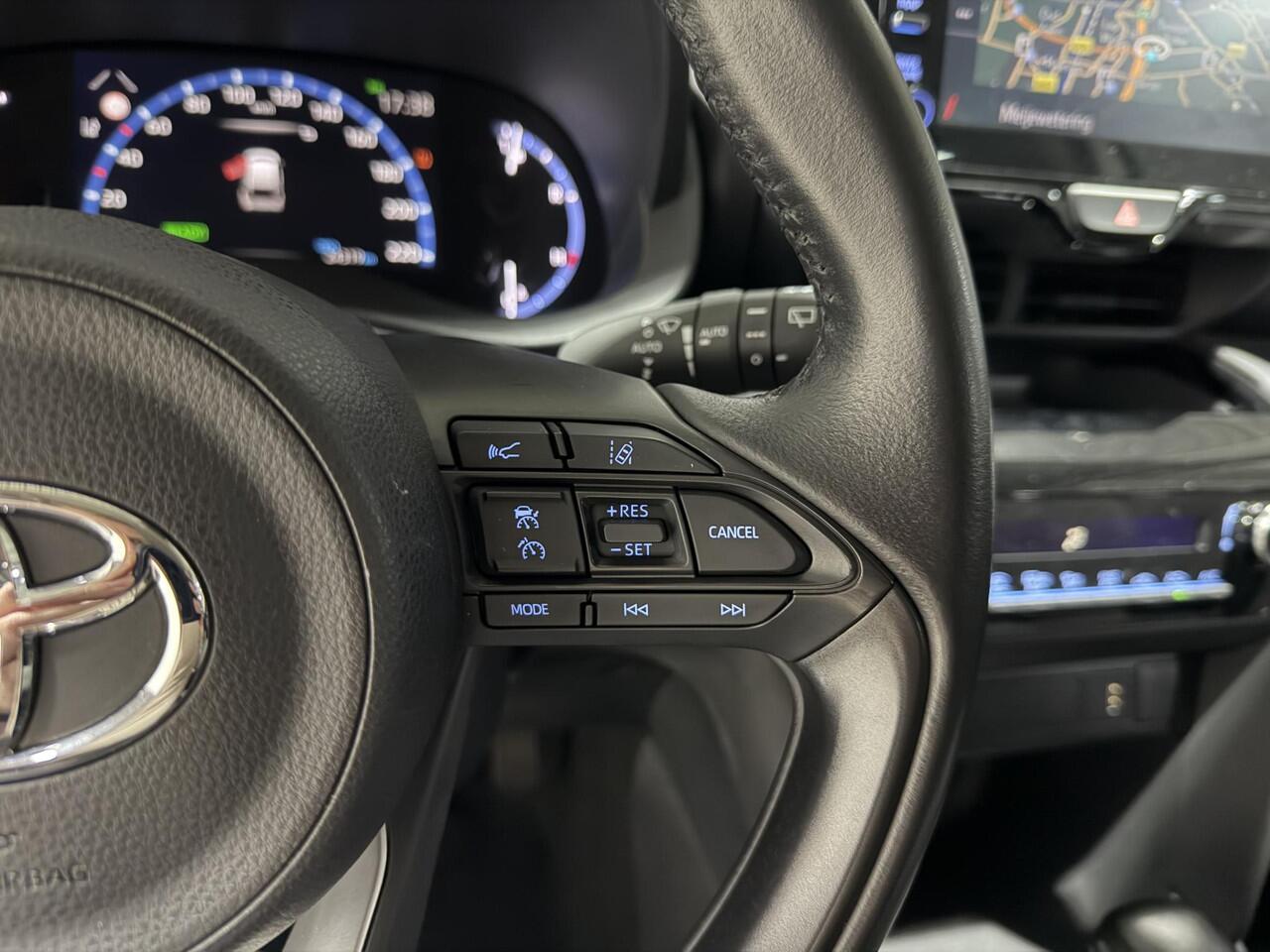 Toyota YARIS Cross 1.5 Hybrid Dynamic edition | Parkeersensoren voor + achter | Smart key | Privacy glass | Apple Carplay & Android Auto | Navigatie