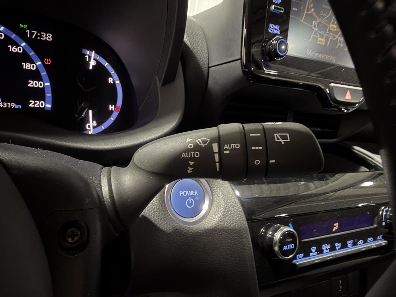 Toyota YARIS Cross 1.5 Hybrid Dynamic edition | Parkeersensoren voor + achter | Smart key | Privacy glass | Apple Carplay & Android Auto | Navigatie