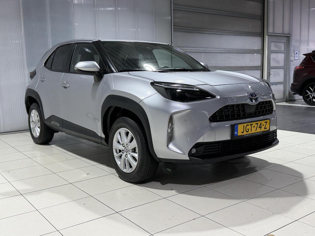 Toyota YARIS Cross 1.5 Hybrid Dynamic edition | Parkeersensoren voor + achter | Smart key | Privacy glass | Apple Carplay & Android Auto | Navigatie