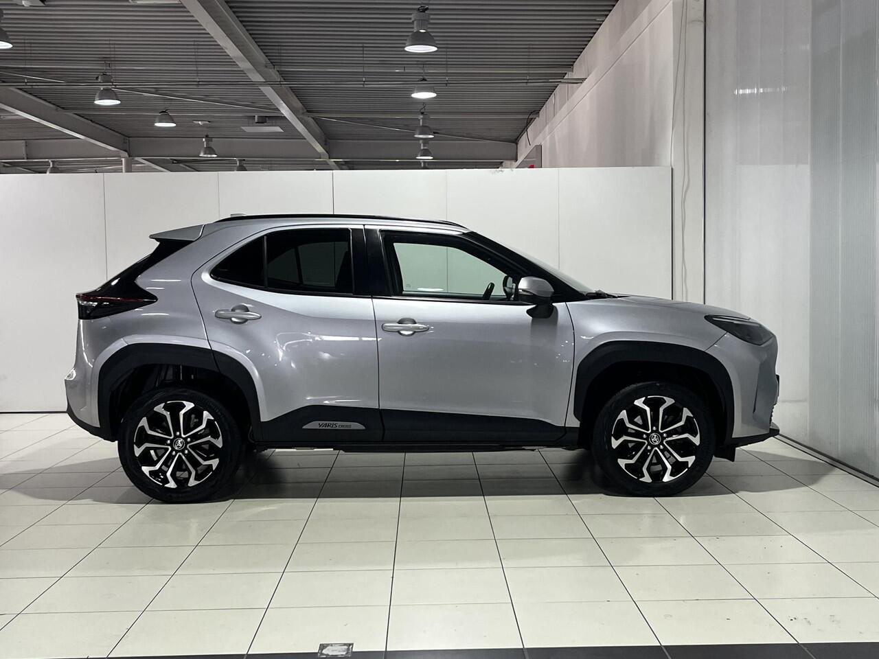 Toyota YARIS Cross 1.5 Hybrid 115 First Edition | Camera | Apple carplay/anroid auto | Lichtmetalen velgen |