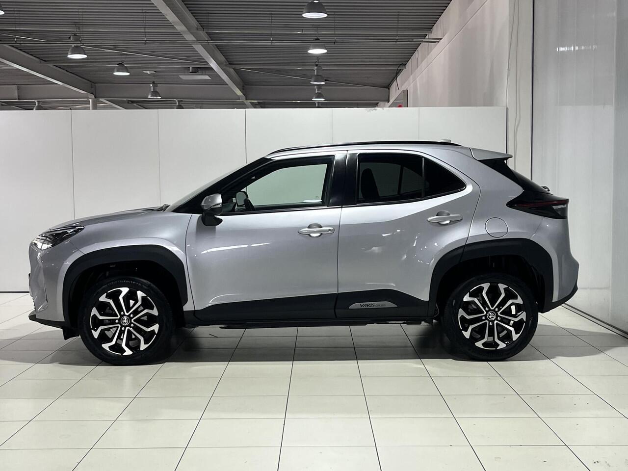 Toyota YARIS Cross 1.5 Hybrid 115 First Edition | Camera | Apple carplay/anroid auto | Lichtmetalen velgen |