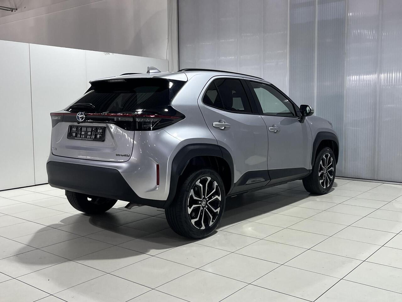 Toyota YARIS Cross 1.5 Hybrid 115 First Edition | Camera | Apple carplay/anroid auto | Lichtmetalen velgen |