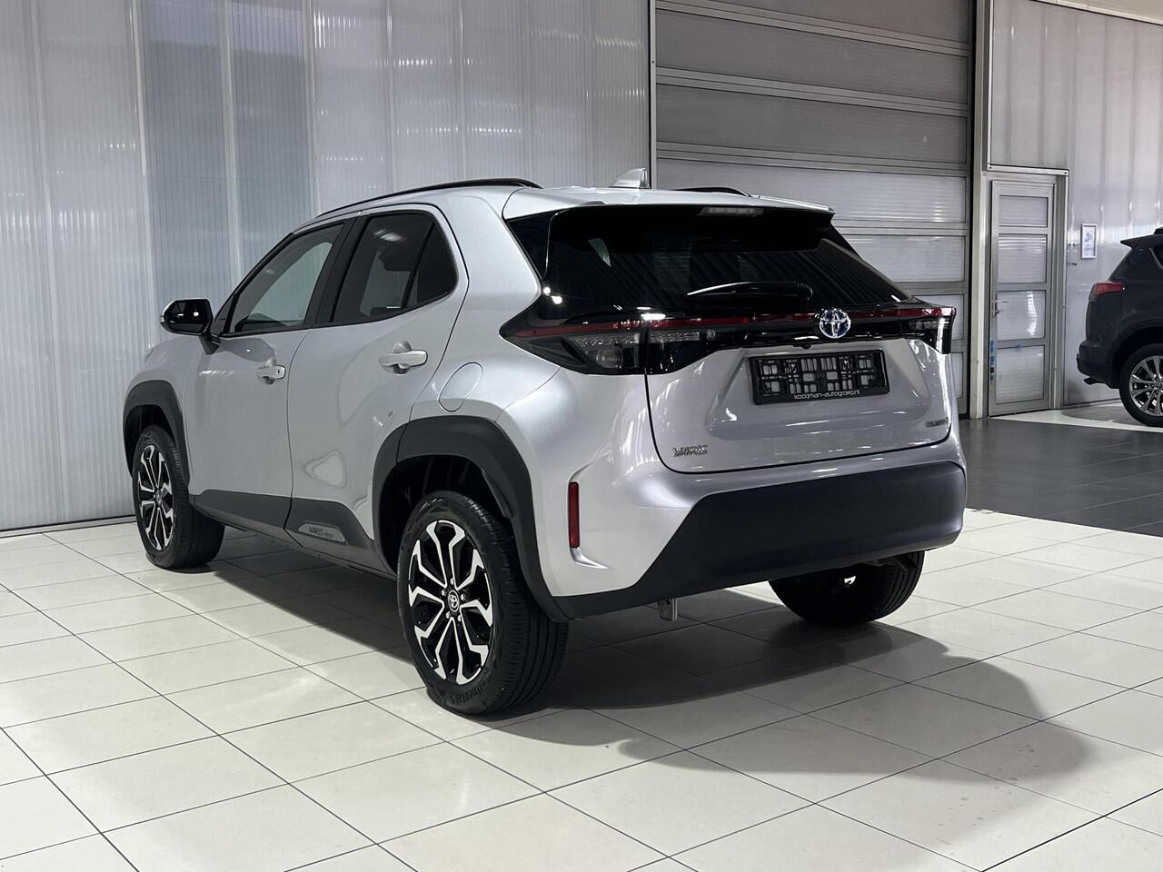 Toyota YARIS Cross 1.5 Hybrid 115 First Edition | Camera | Apple carplay/anroid auto | Lichtmetalen velgen |