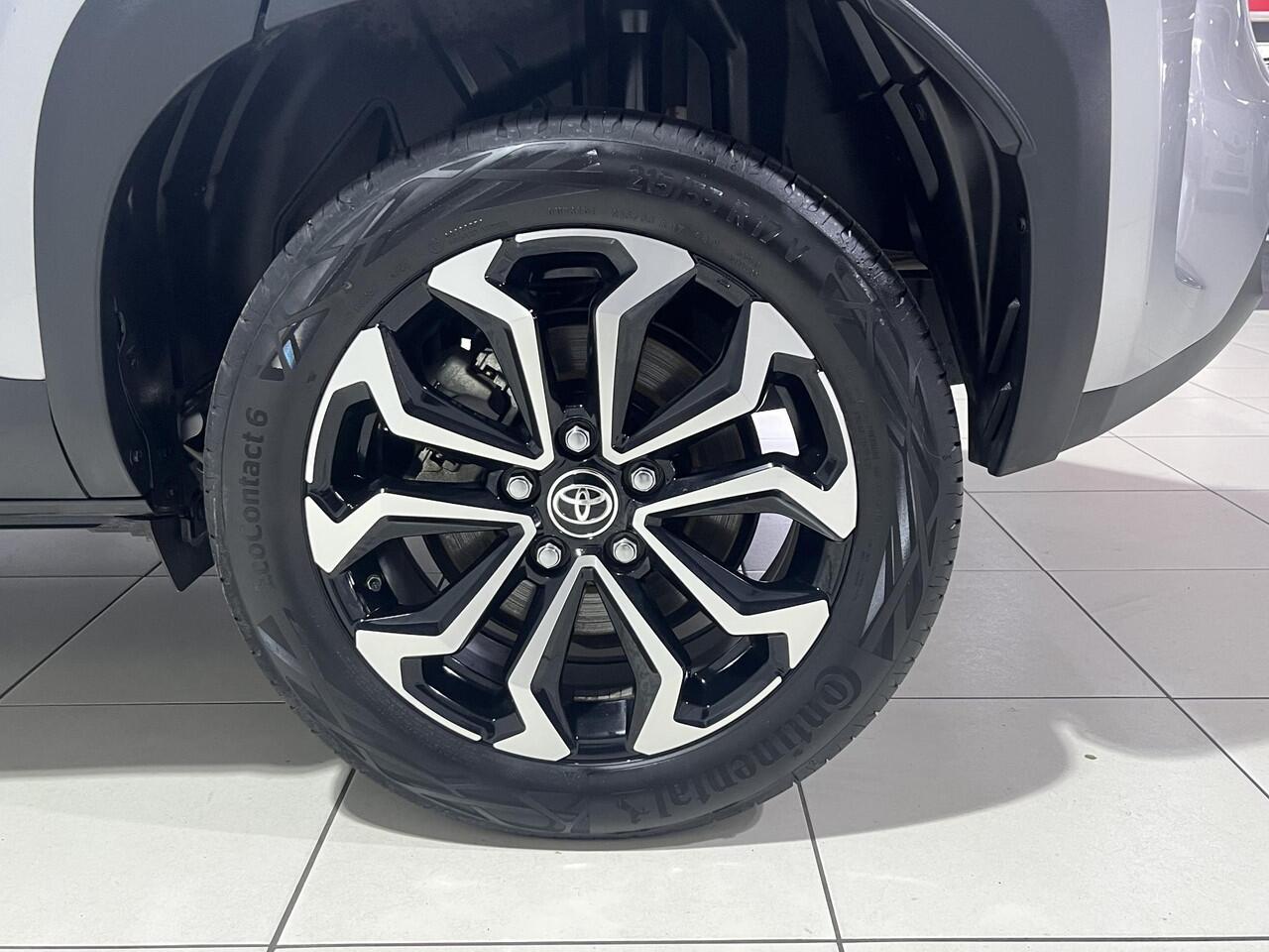Toyota YARIS Cross 1.5 Hybrid 115 First Edition | Camera | Apple carplay/anroid auto | Lichtmetalen velgen |