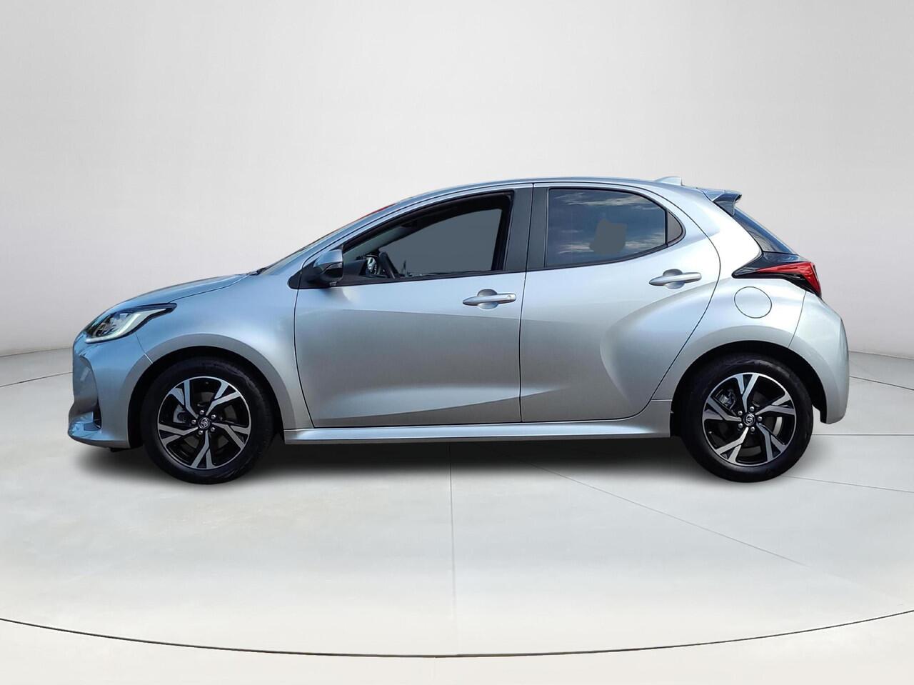 Toyota YARIS 1.5 Hybrid 115 First Edition | Apple CarPlay / Android Auto | LED Verlichting | Rijklaarprijs incl. garantie |