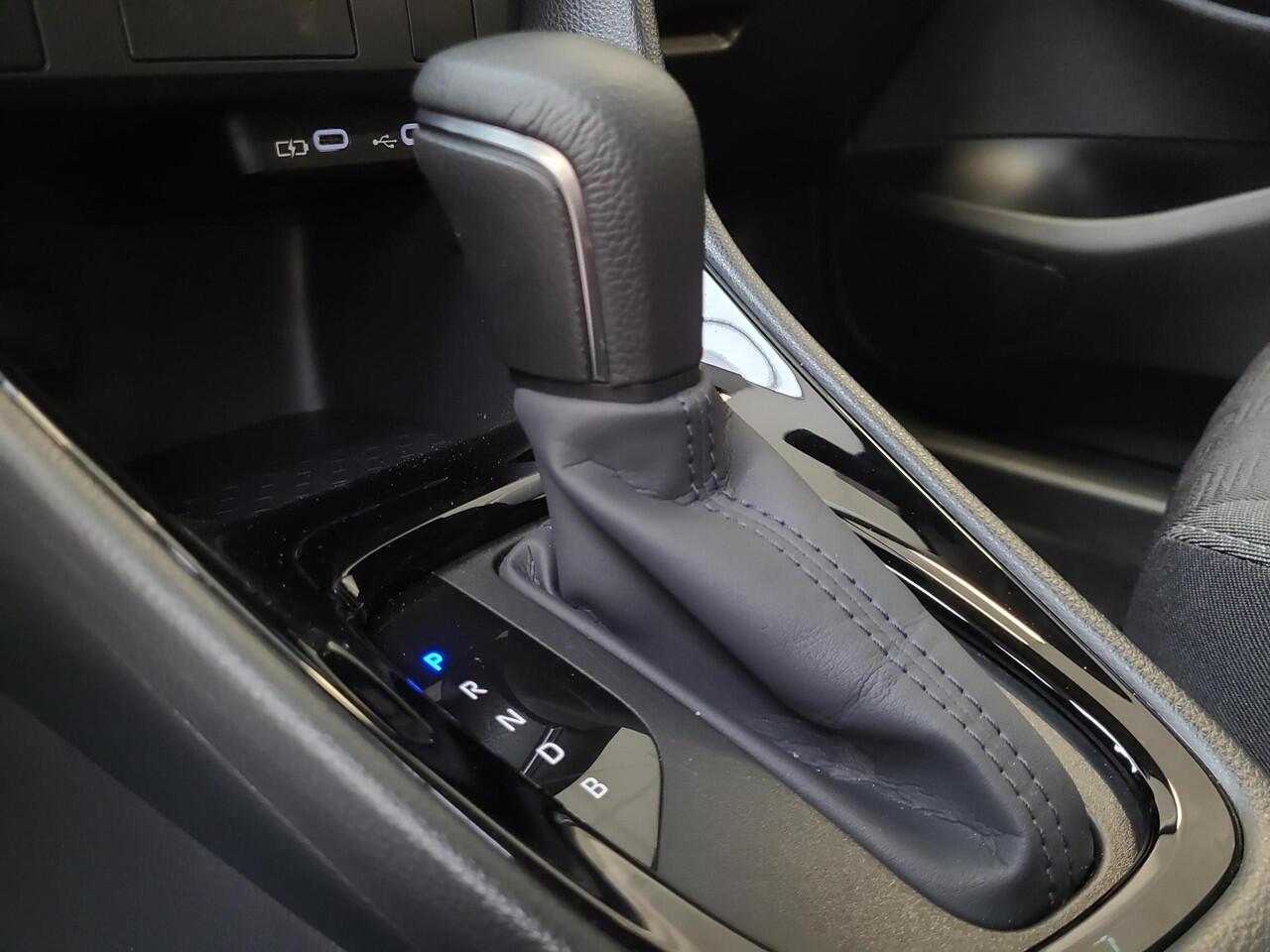 Toyota YARIS 1.5 Hybrid 115 First Edition | Apple CarPlay / Android Auto | LED Verlichting | Rijklaarprijs incl. garantie |