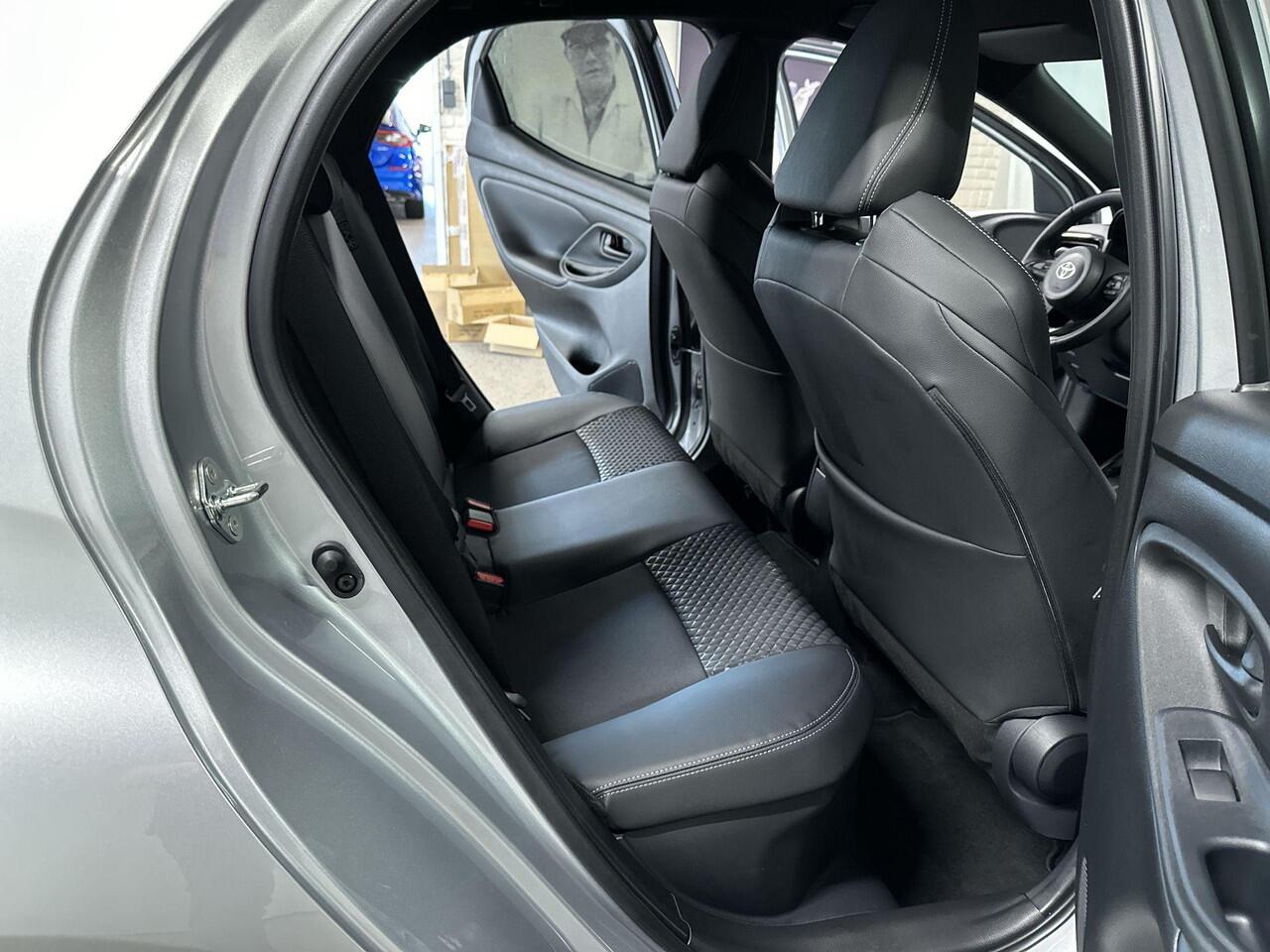 Toyota YARIS 1.5 Hybrid 130 Executive Automaat | Navi | CarPlay | Stuur&Stoelverwarming