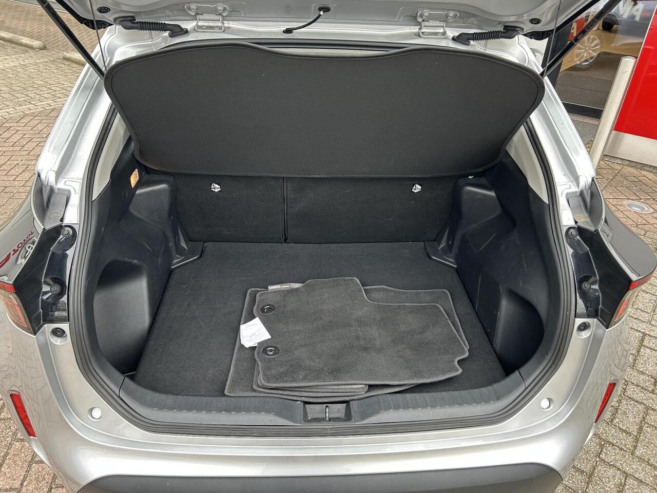 Toyota YARIS Cross 1.5 Hybrid Active Automaat! | Boekjes compleet | Achteruitrij camera | Navigatie Apple CarPlay/Android Auto |