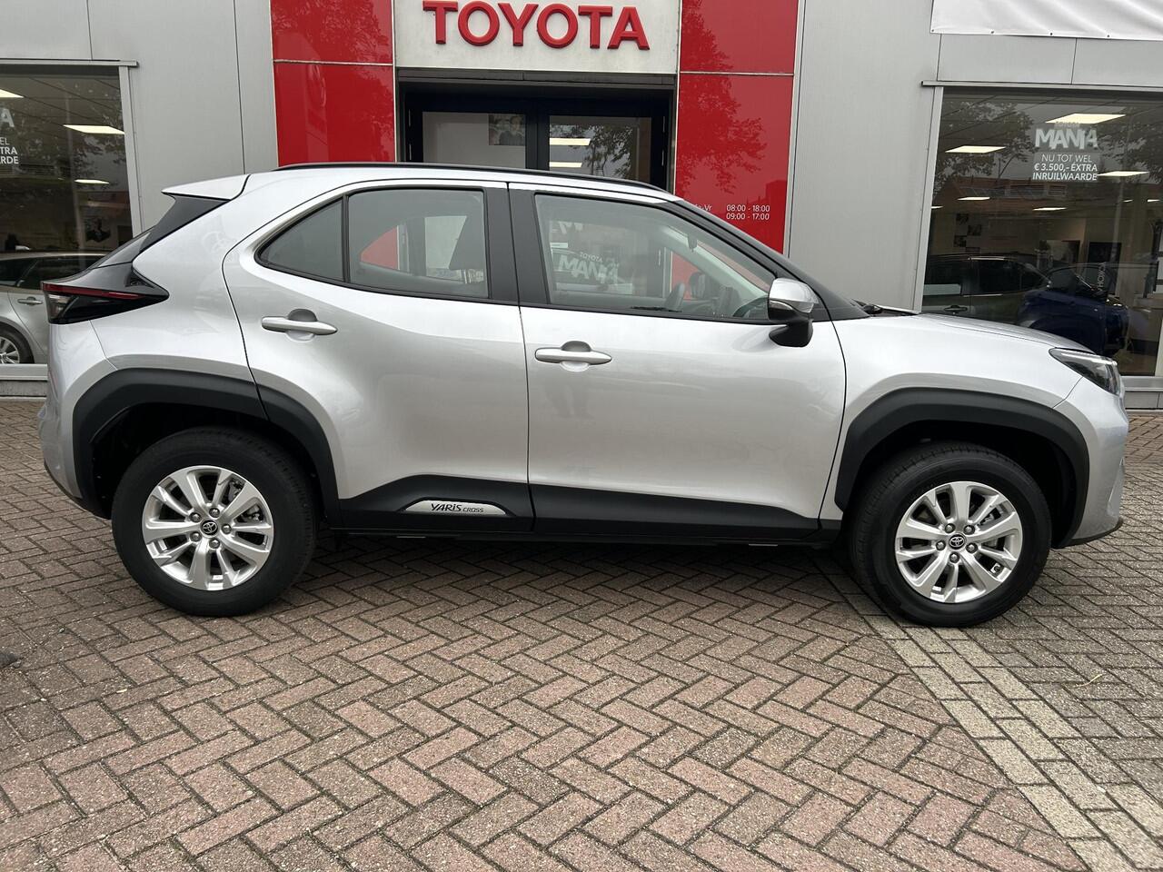 Toyota YARIS Cross 1.5 Hybrid Active Automaat! | Boekjes compleet | Achteruitrij camera | Navigatie Apple CarPlay/Android Auto |