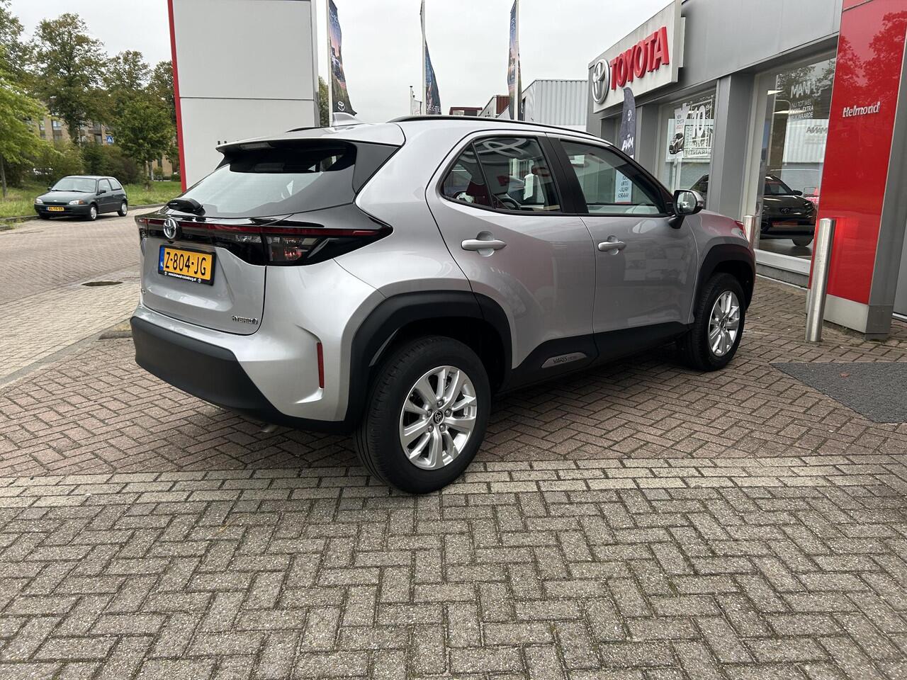 Toyota YARIS Cross 1.5 Hybrid Active Automaat! | Boekjes compleet | Achteruitrij camera | Navigatie Apple CarPlay/Android Auto |
