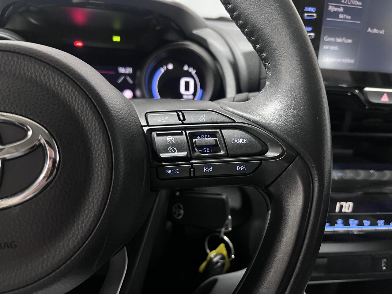 Toyota YARIS Cross 1.5 Hybrid Active Navigatie Apple CarPlay/Android Auto, adaptieve cruise control, achteruitrij camera, NL auto!