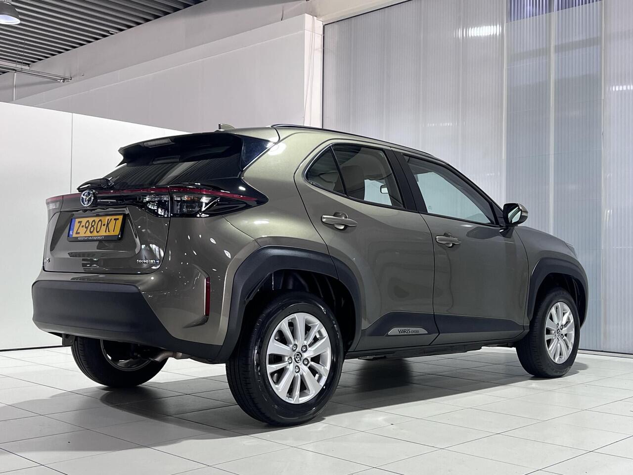 Toyota YARIS Cross 1.5 Hybrid Active Navigatie Apple CarPlay/Android Auto, adaptieve cruise control, achteruitrij camera, NL auto!