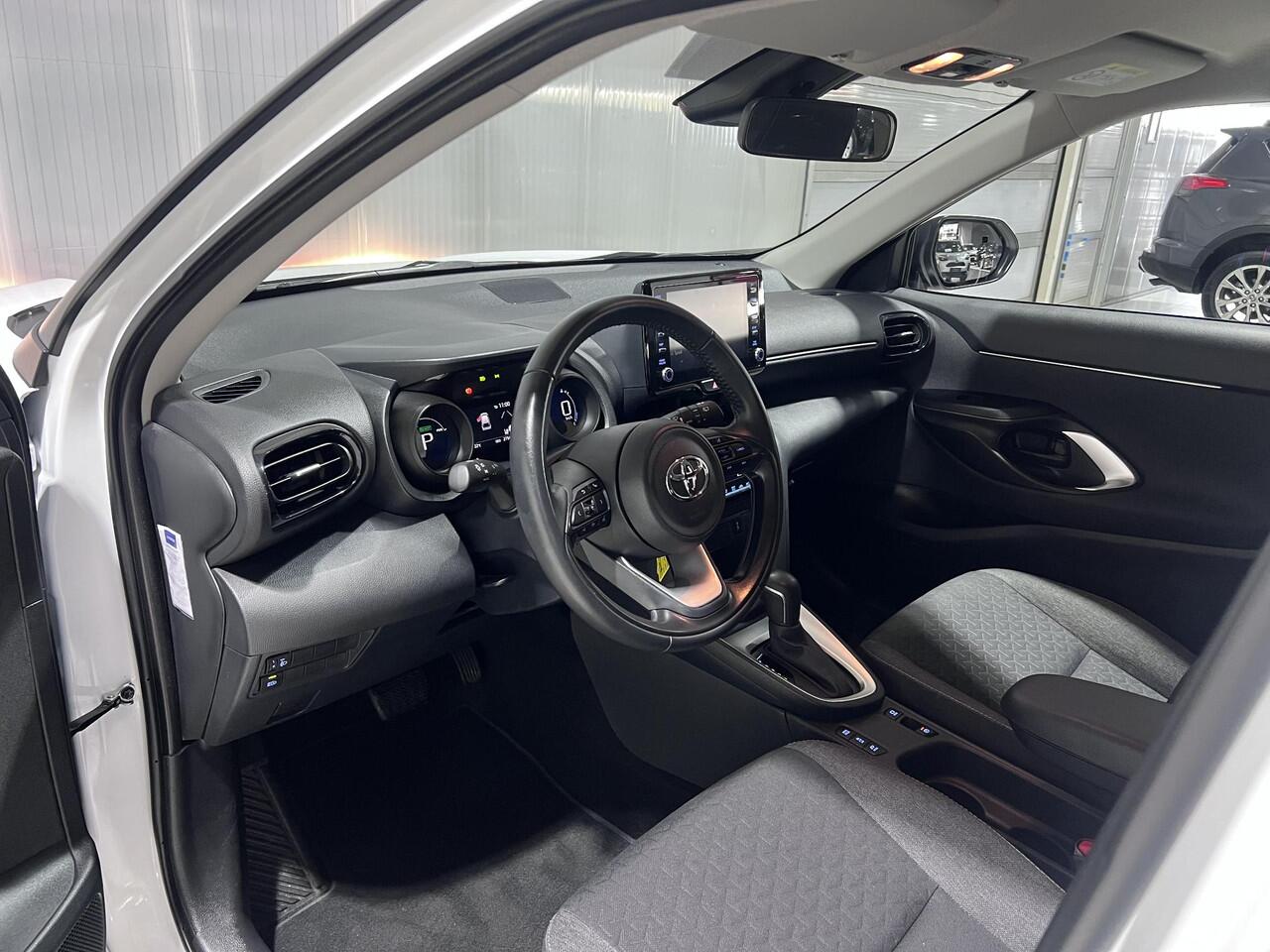 Toyota YARIS Cross 1.5 Hybrid Active Navigatie Apple CarPlay/Android Auto, adaptieve cruise control, achteruitrij camera, NL auto!