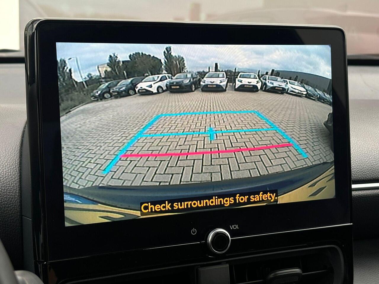 Toyota YARIS Cross 1.5 Hybrid 115 First Edition | Plus Pack | Parkeersensoren | Stoel en stuurverwarming | Apple Carplay/Android auto | Toyota garantie tot 2034!