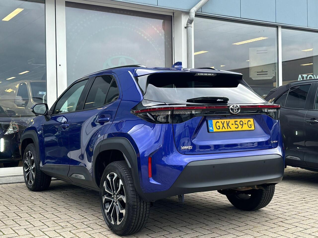 Toyota YARIS Cross 1.5 Hybrid 115 First Edition | Plus Pack | Parkeersensoren | Stoel en stuurverwarming | Apple Carplay/Android auto | Toyota garantie tot 2034!
