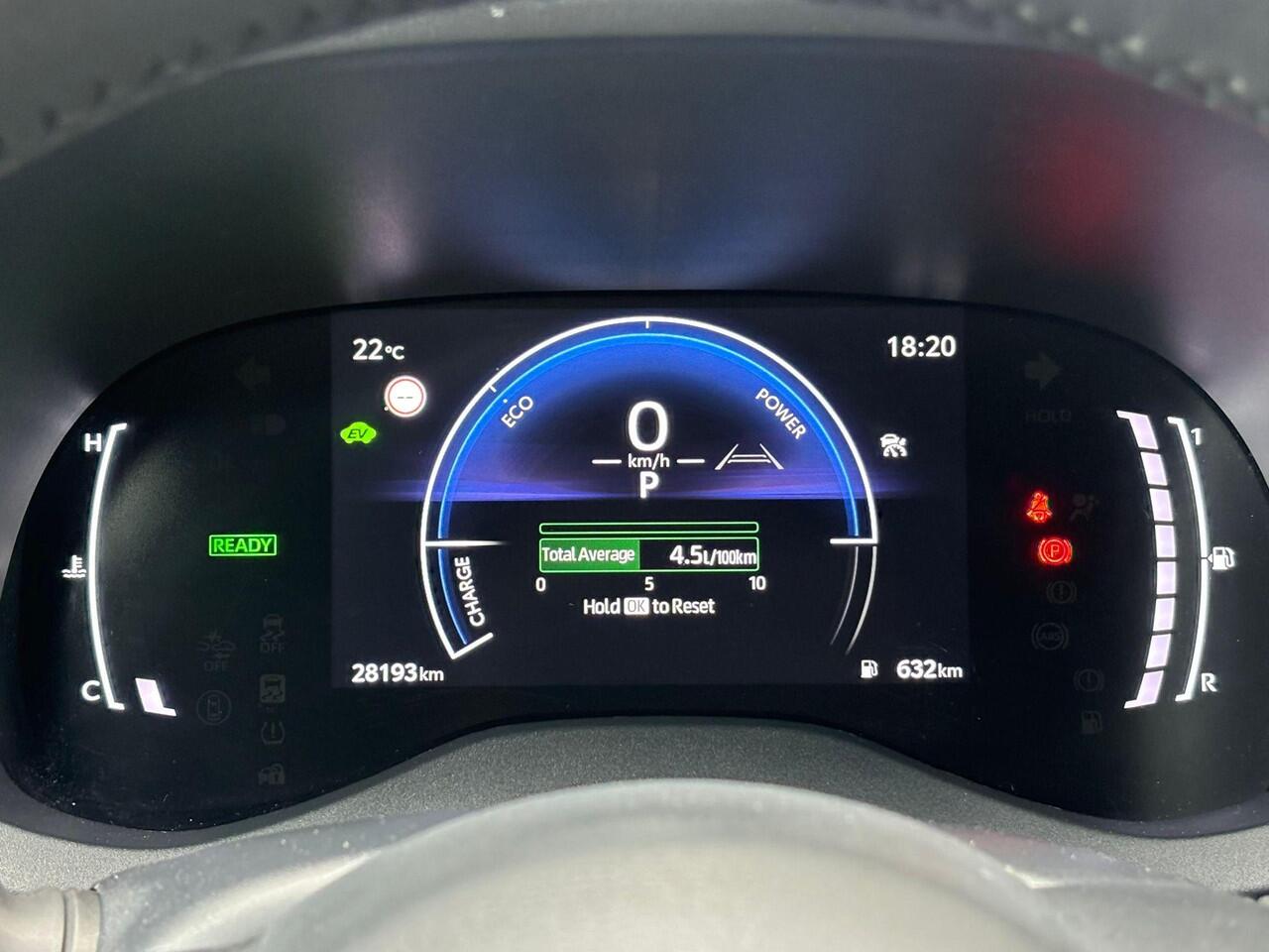 Toyota YARIS Cross 1.5 Hybrid 115 First Edition | Plus Pack | Parkeersensoren | Stoel en stuurverwarming | Apple Carplay/Android auto | Toyota garantie tot 2034!