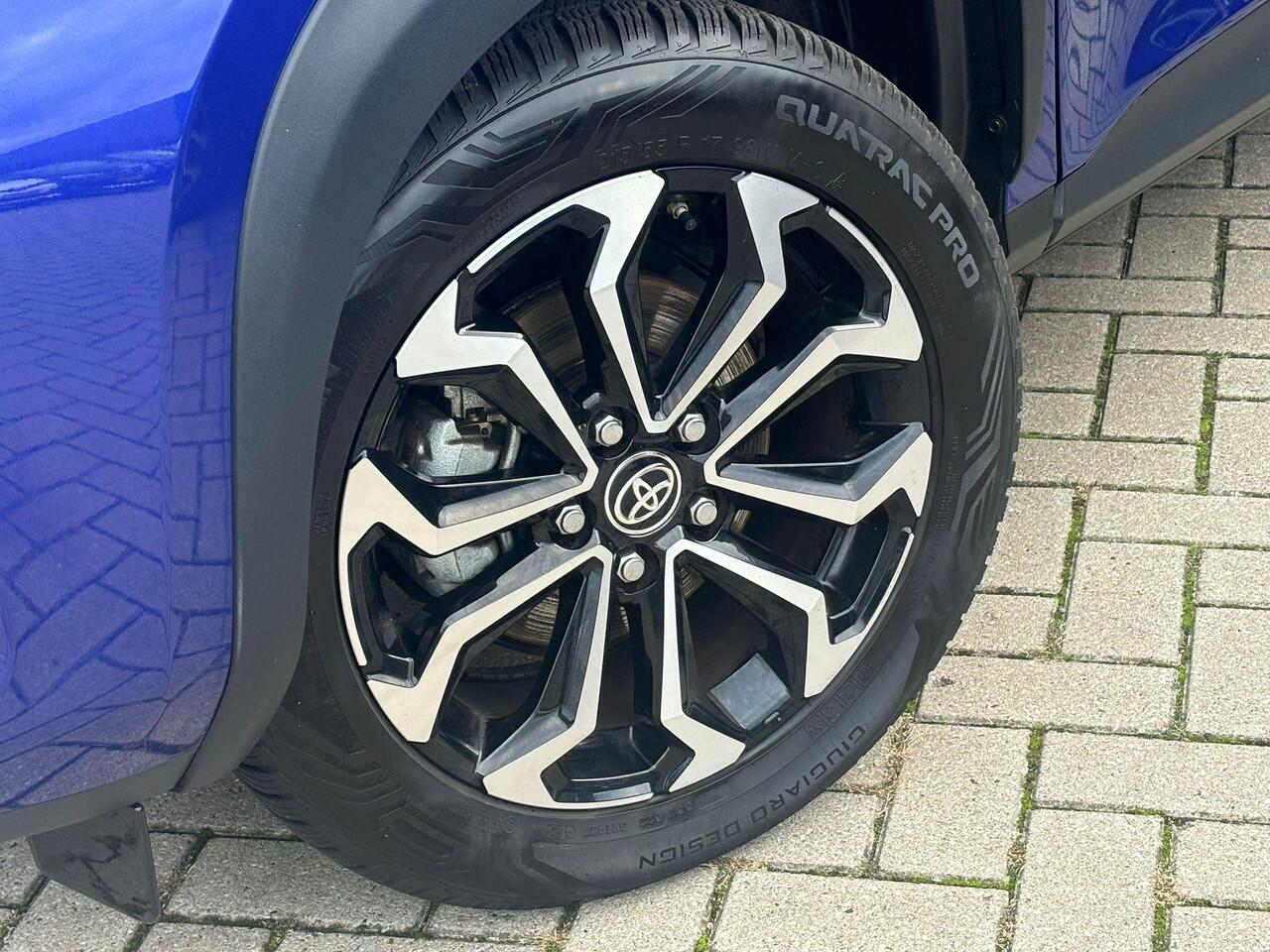 Toyota YARIS Cross 1.5 Hybrid 115 First Edition | Plus Pack | Parkeersensoren | Stoel en stuurverwarming | Apple Carplay/Android auto | Toyota garantie tot 2034!