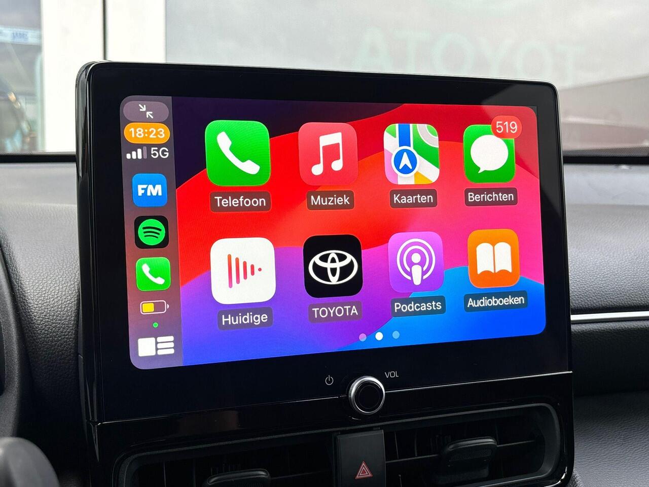 Toyota YARIS Cross 1.5 Hybrid 115 First Edition | Plus Pack | Parkeersensoren | Stoel en stuurverwarming | Apple Carplay/Android auto | Toyota garantie tot 2034!