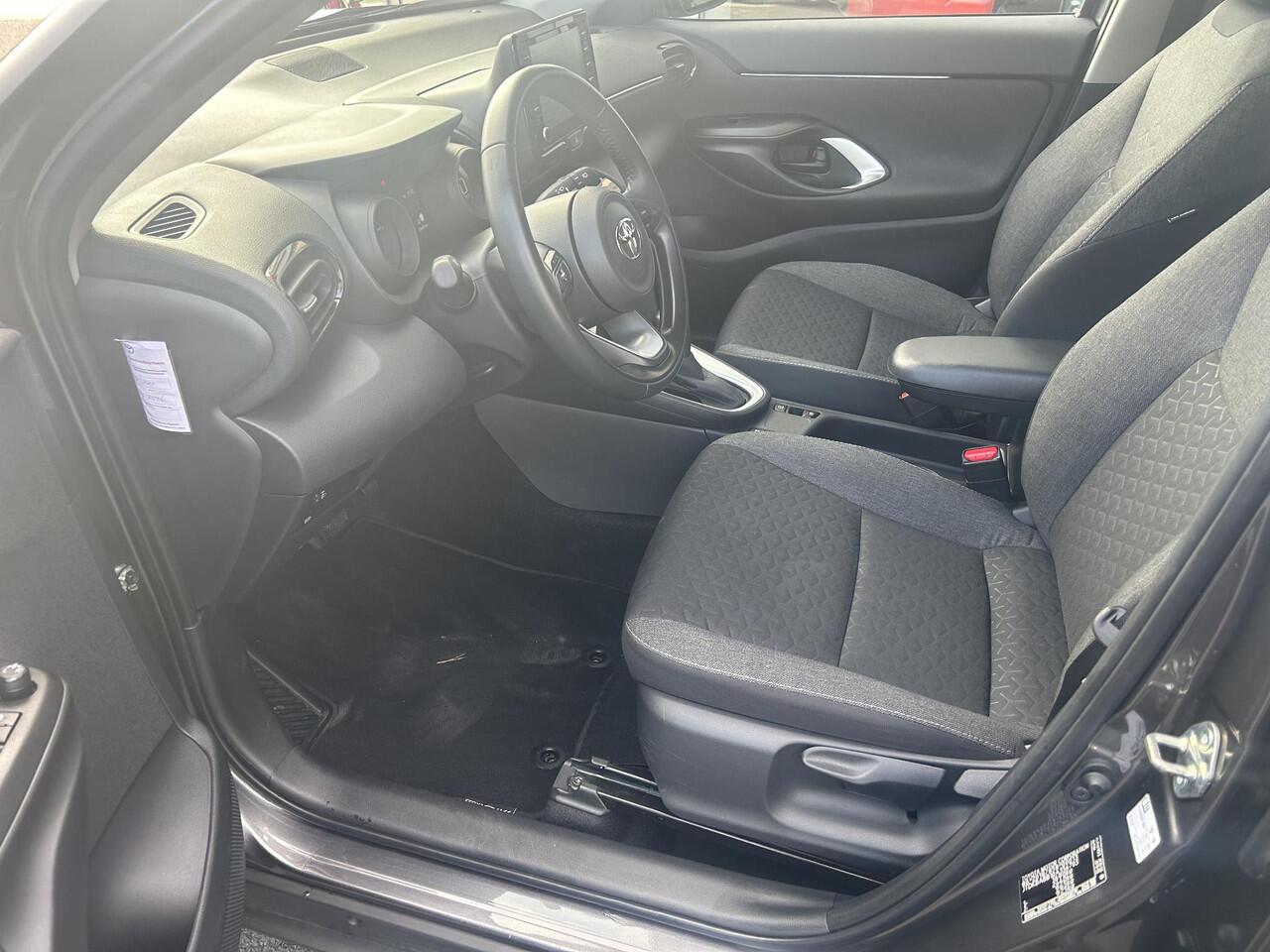 Toyota YARIS Cross 1.5 Hybrid Active | LM Velgen | Achteruitrijcamera | Navigatie