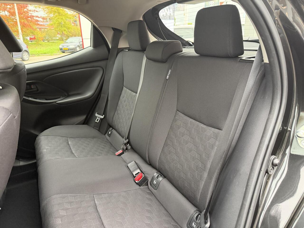 Toyota YARIS 1.5 Hybrid 115 Active Achteruitrij camera | NL-AUTO | Automaat | navigatie Apple CarPlay/Android Auto | Adaptieve cruise control |