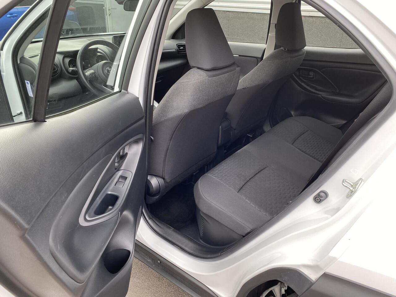 Toyota YARIS Cross 1.5 Hybrid Active Navigatie Apple CarPlay/Android Auto, adaptieve cruise control, achteruitrij camera, NL auto!