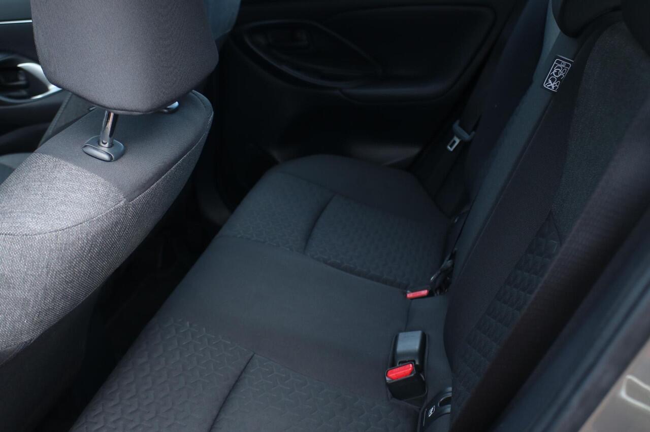 Toyota YARIS Cross 1.5 Hybrid Active |LM velgen| BTW auto|