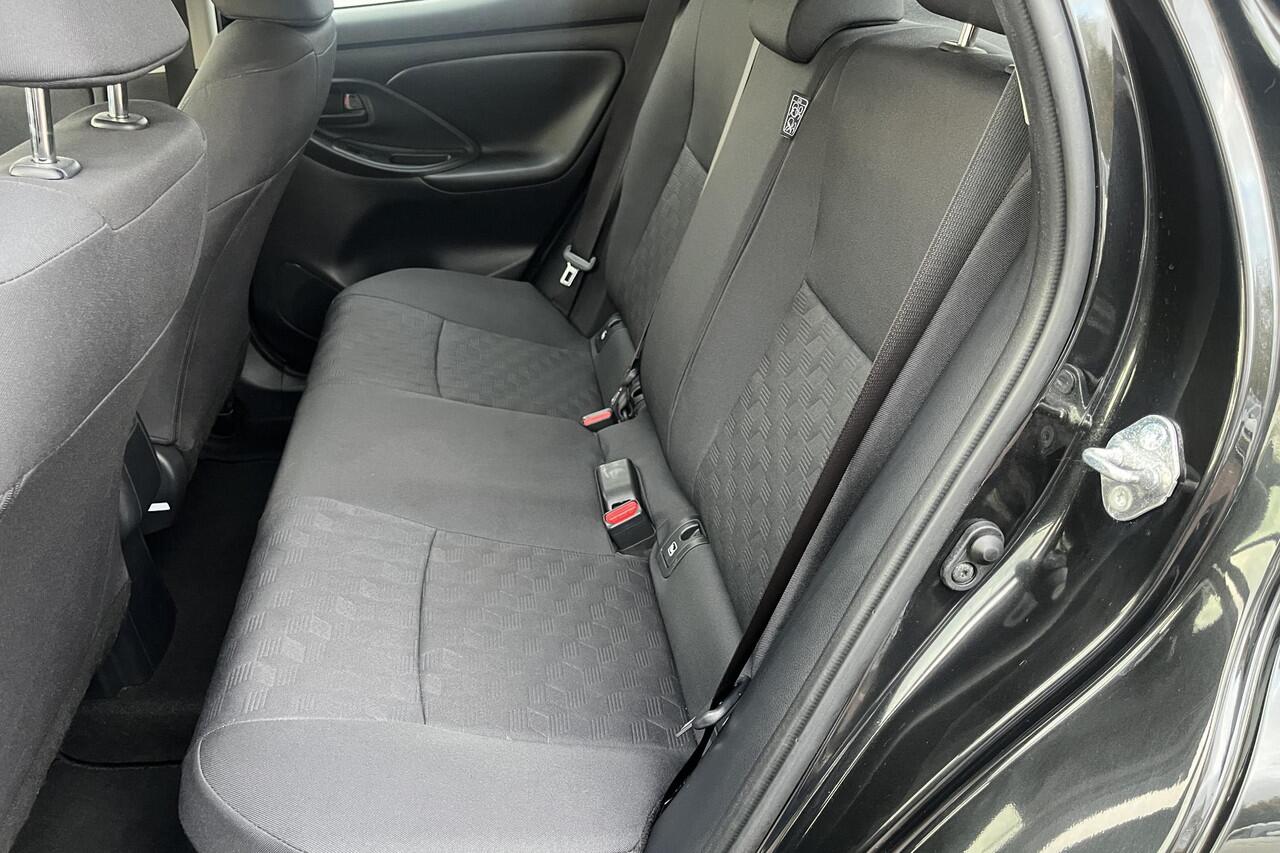 Toyota YARIS 1.5 Hybrid 115 Active |NL auto| Achteruitrijcamera| Navigatie met Android Auto, Apple Carplay |