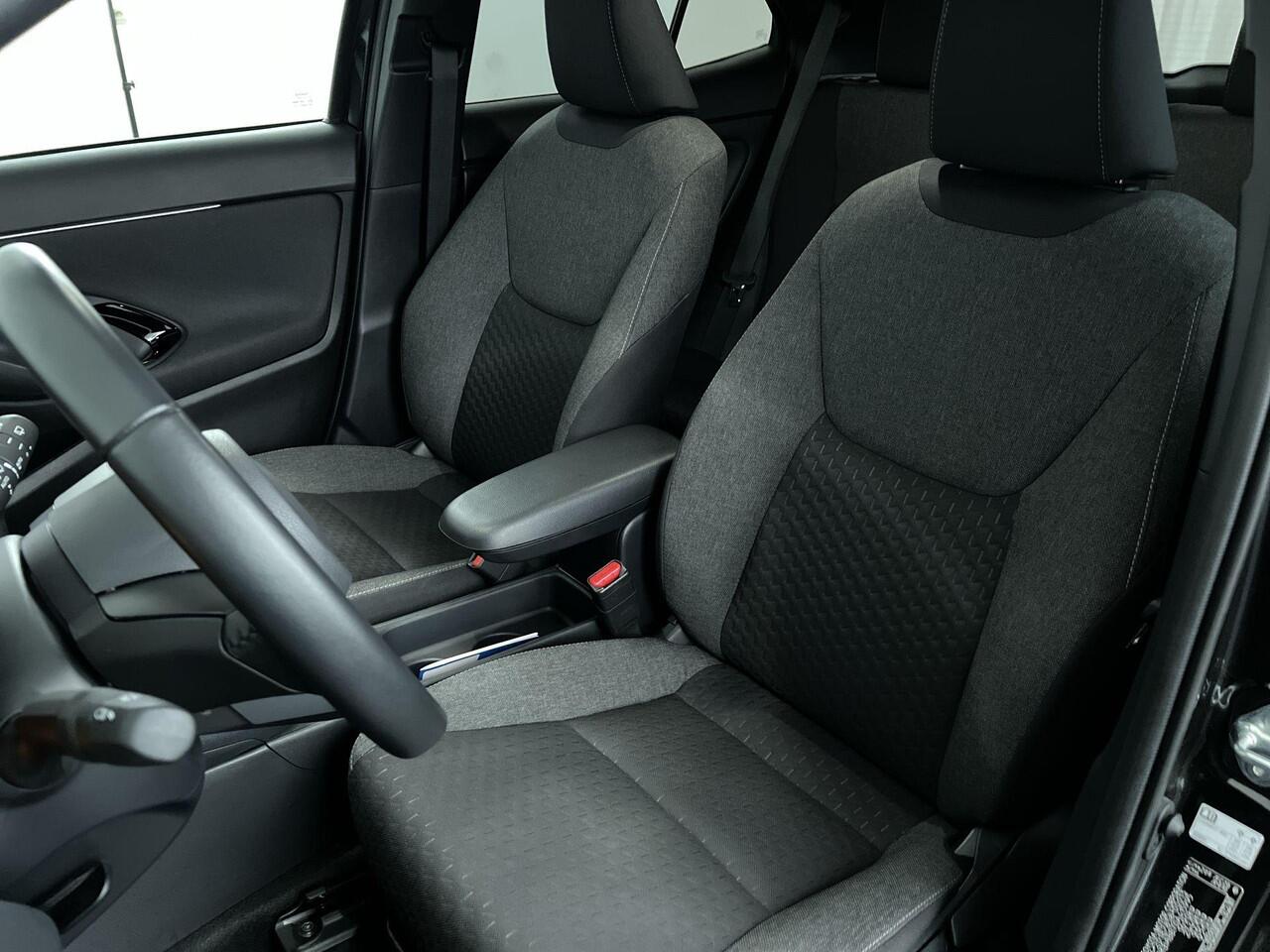 Toyota YARIS Cross 1.5 Hybrid 115 First Edition | Keyless | P.cam | Navi