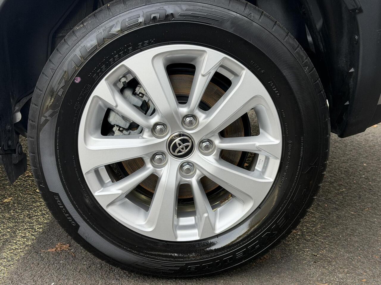 Toyota YARIS Cross 1.5 Hybrid Active | Parkeercamera | LM Velgen | Apple Carplay / Android Auto