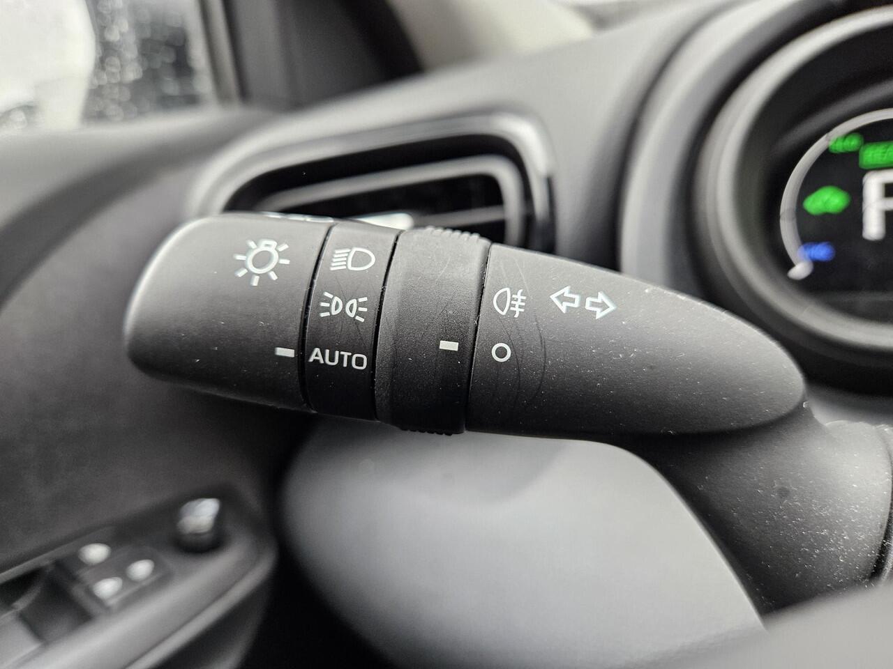 Toyota YARIS Cross 1.5 Hybrid Active | diversen op voorraad in diverse kleuren |