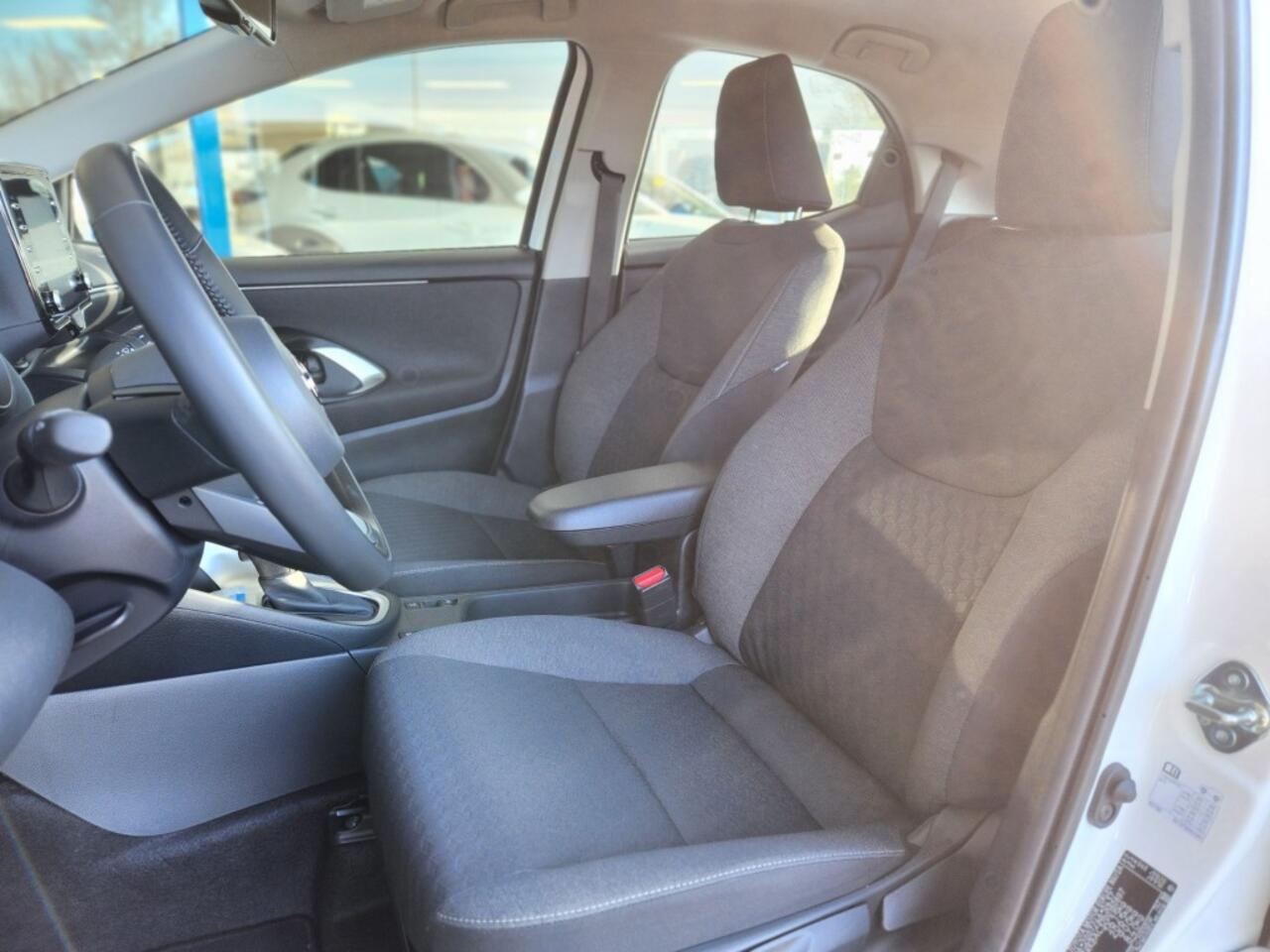 Toyota YARIS 1.5 Hybrid, Dynamic, Clima, Android/Apple, Stoelverwarming, Keyless, 16 inch, Cruise