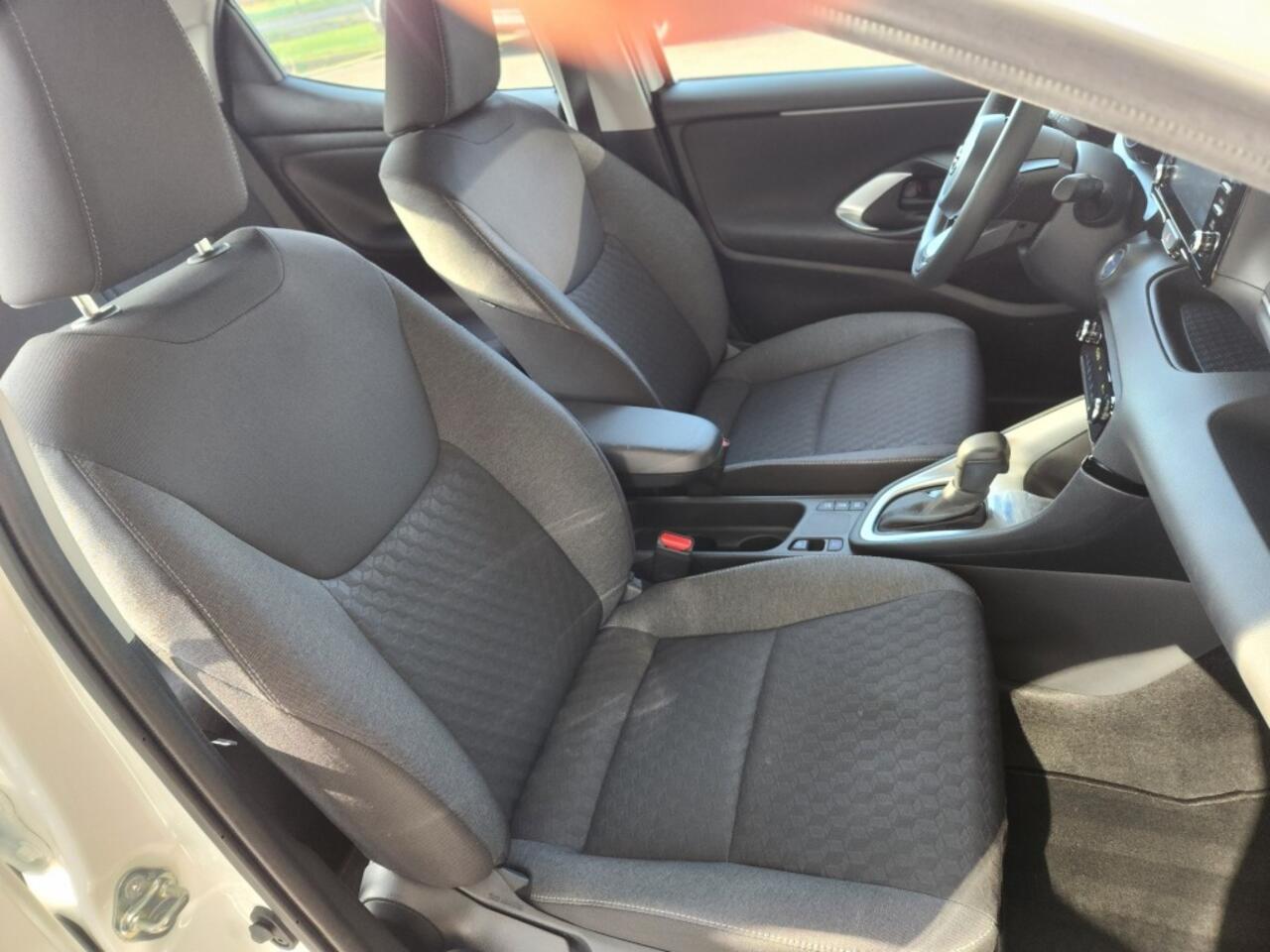 Toyota YARIS 1.5 Hybrid, Dynamic, Clima, Android/Apple, Stoelverwarming, Keyless, 16 inch, Cruise