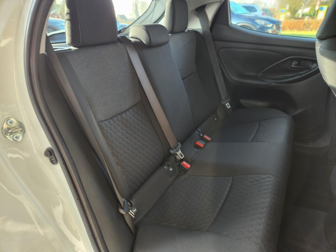 Toyota YARIS 1.5 Hybrid, Dynamic, Clima, Android/Apple, Stoelverwarming, Keyless, 16 inch, Cruise