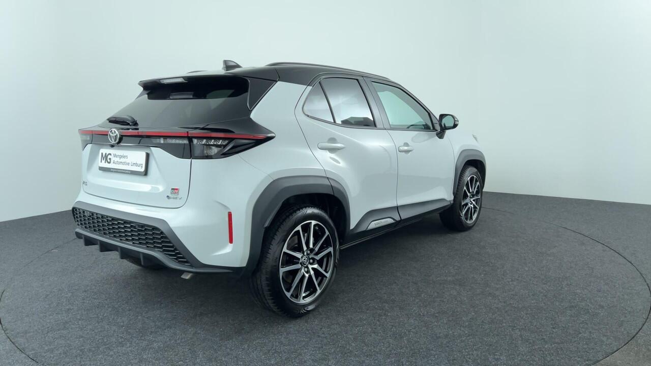 Toyota YARIS Cross 1.5 Hybrid 130 GR Sport | Rijklaar | GR-Plus Pack | JBL | HUD