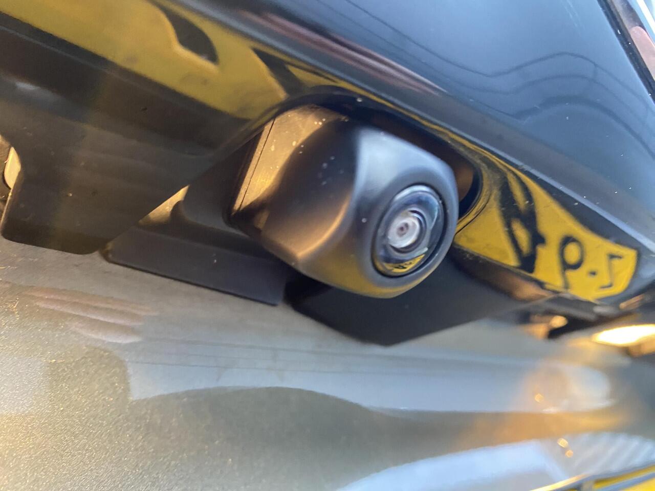 Toyota YARIS 1.5 Hybrid 115 First Edition Navigatie Apple CarPlay/Android Auto, achteruitrij camera, adaptieve cruise control, keyless, NL auto!