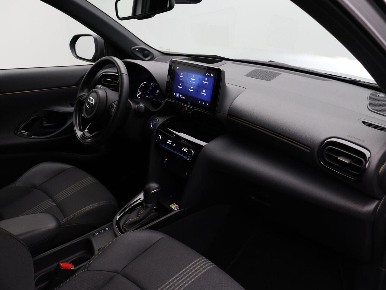 Toyota YARIS Cross 1.5 Hybrid Adventure | JBL | Head Up Display | Elektrische klep |