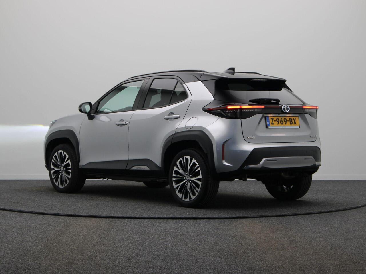 Toyota YARIS Cross 1.5 Hybrid Adventure | JBL | Head Up Display | Elektrische klep |