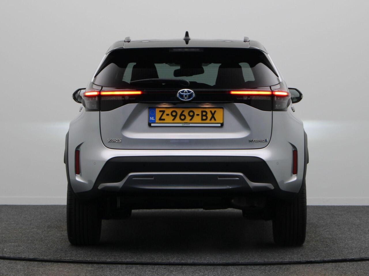 Toyota YARIS Cross 1.5 Hybrid Adventure | JBL | Head Up Display | Elektrische klep |