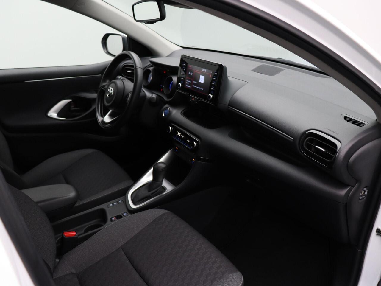 Toyota YARIS 1.5 Hybrid Dynamic | Achteruitrijcamera | Full Led Koplampen | Apple Carplay & Android Auto |