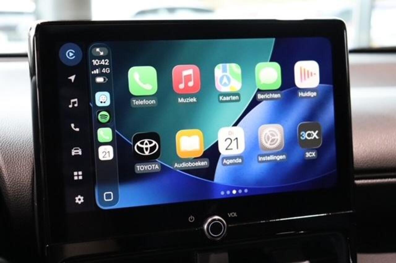 Toyota YARIS 1.5 Hybrid 115 First Edition, Apple Carplay, Android auto, Parelmoer Wit,Achteruitrijcamera, DAB Radio, Adaptieve Cruise Control