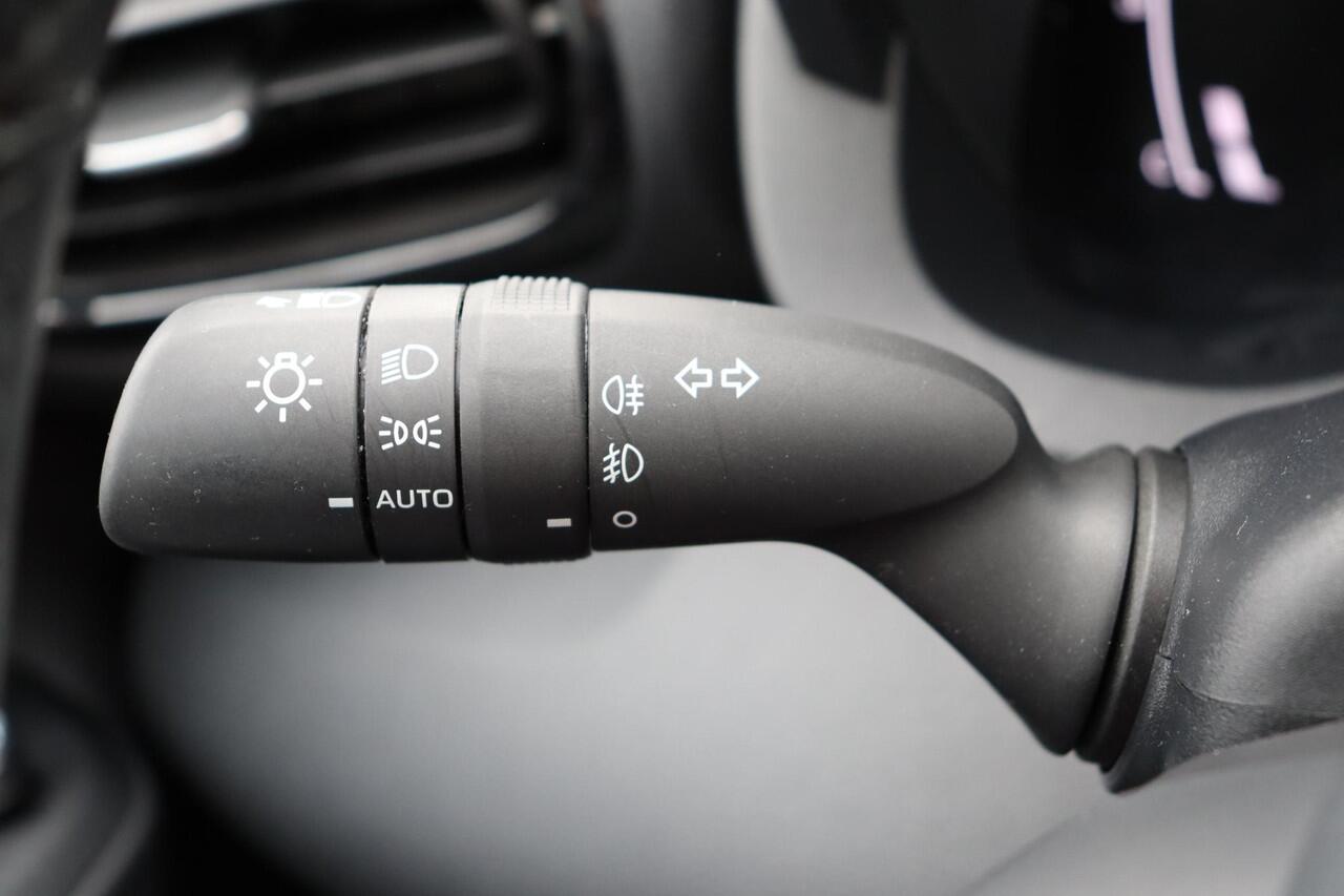 Toyota YARIS 1.5 Hybrid 115 First Edition, Apple Carplay, Android auto, Parelmoer Wit,Achteruitrijcamera, DAB Radio, Adaptieve Cruise Control