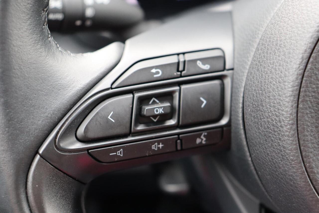 Toyota YARIS 1.5 Hybrid 115 First Edition, Apple Carplay, Android auto, Parelmoer Wit,Achteruitrijcamera, DAB Radio, Adaptieve Cruise Control