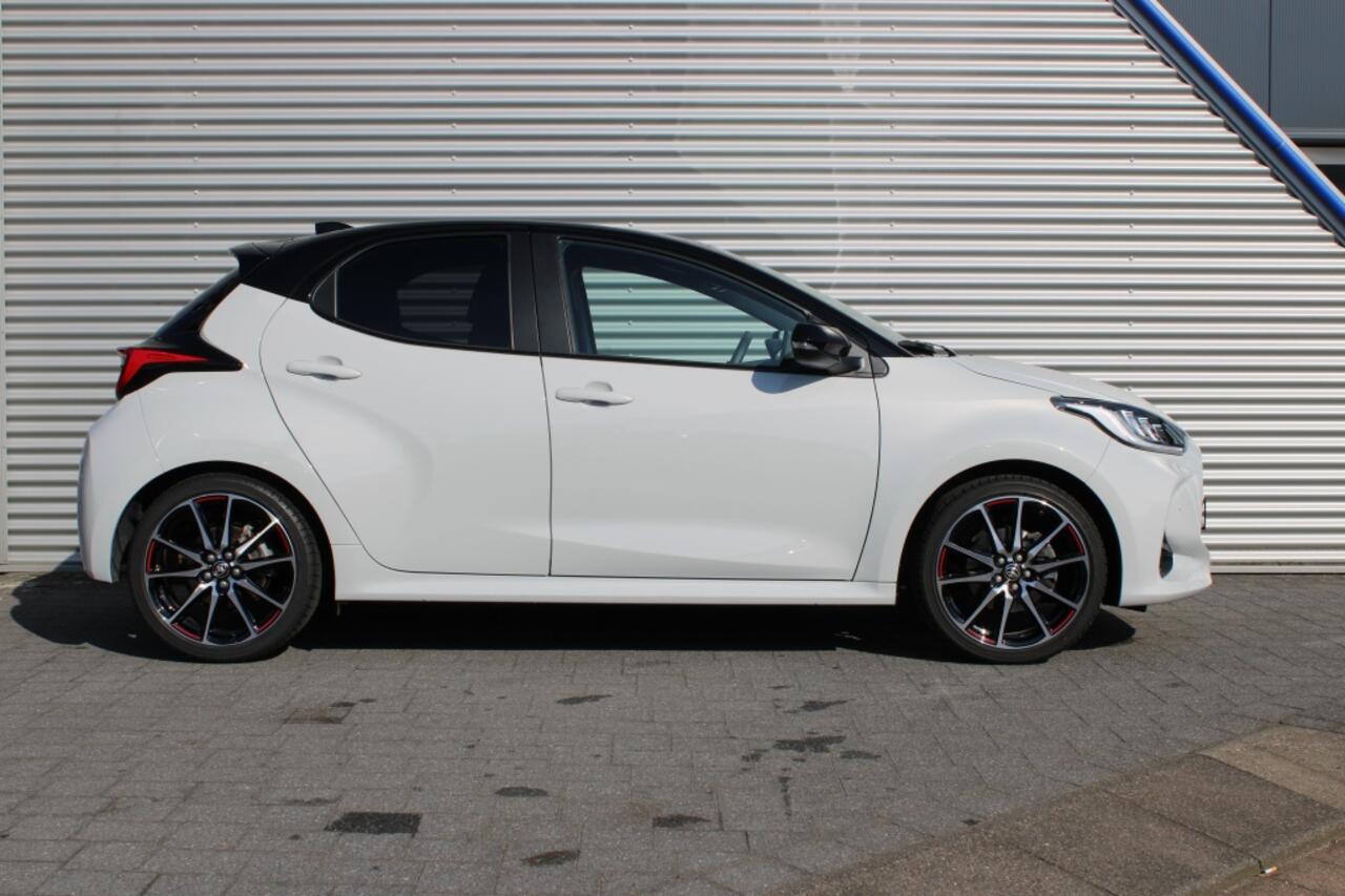 Toyota YARIS 1.5 Hybrid 130pk! GR Sport | Navi | PDC | Stoel -/ Stuurwielverw